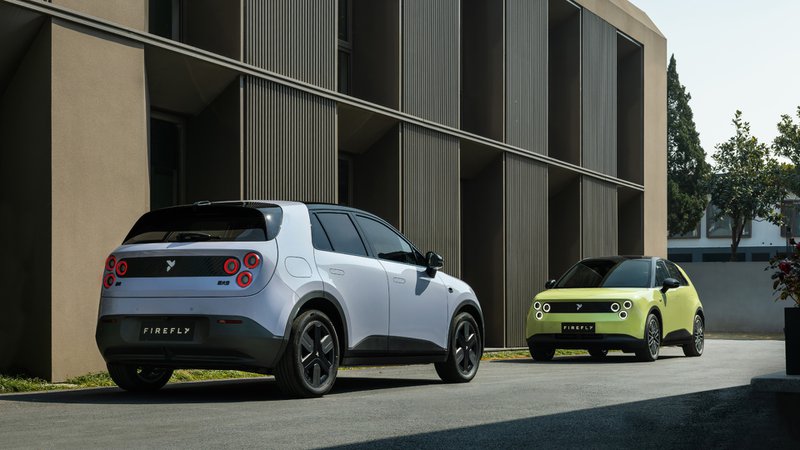 Deux citadines électriques Firefly illustrent la montée des marques chinoises sur le marché automobile européen.