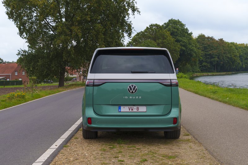 VW ID. Buzz langs de achterzijde