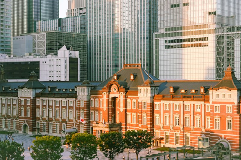 een groot gebouw midden in Tokio, Japan