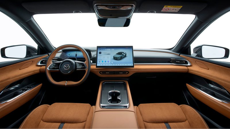 vue inrérieur du poste de pilotage de la Mazda 6e