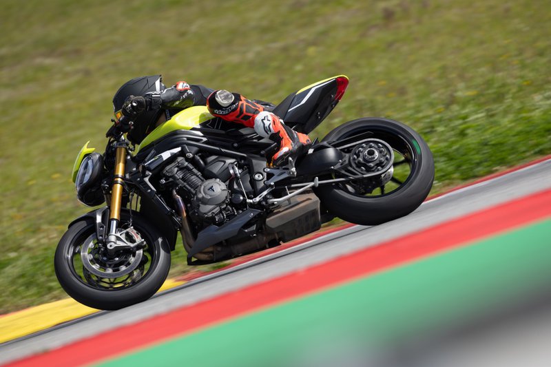 Triumph-Speed-Triple-1200-RX-2025