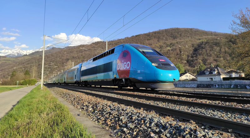 Le TGV OUIGO