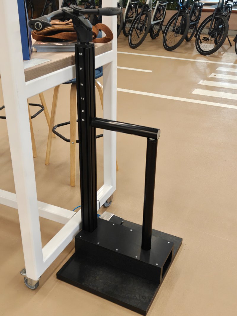 beenlengtemeter in een fietsenwinkel