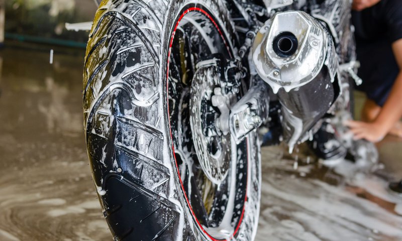motorfiets poetsen