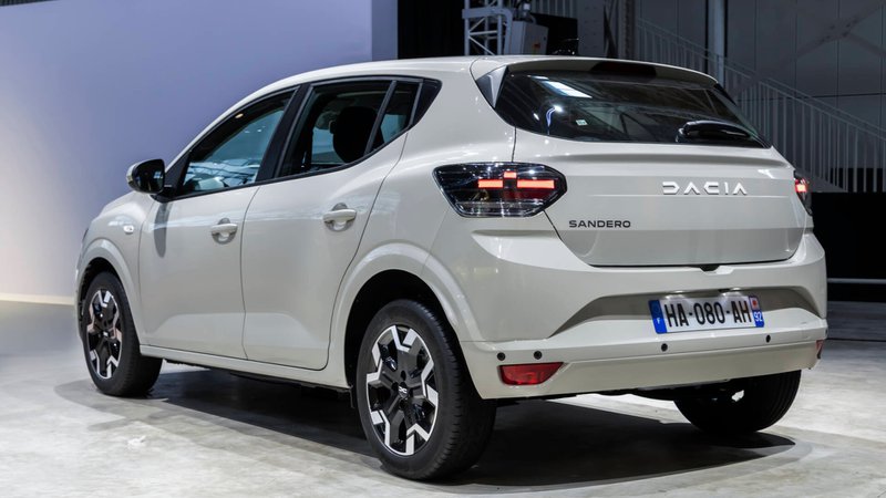 Dacia Sandero vue 3/4 arrière.