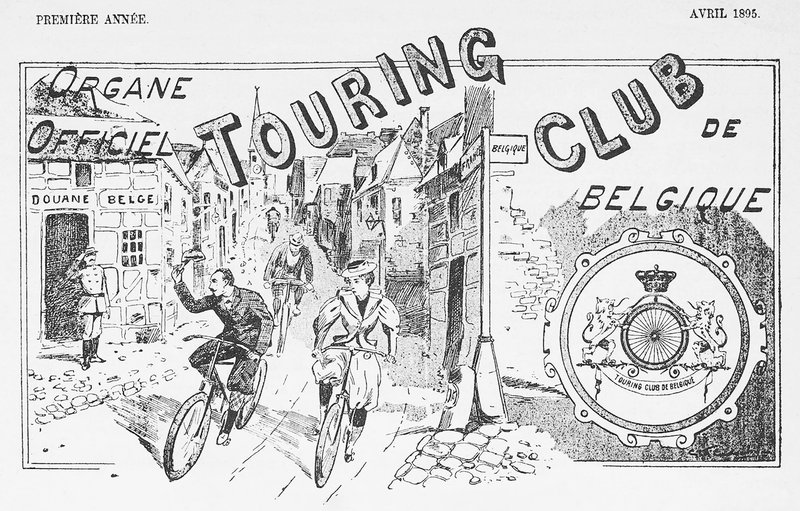 zwart wit tekening met fietsers die door een straat rijden, van Touring