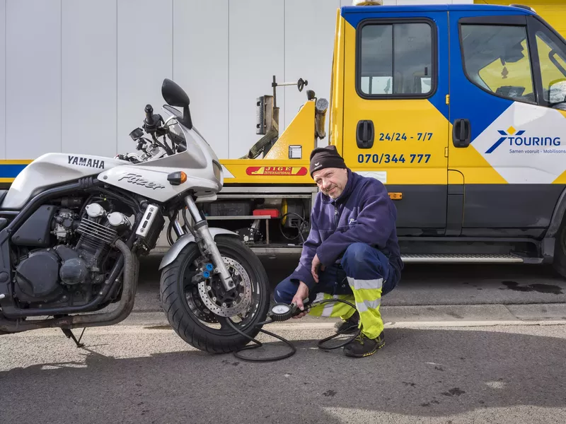 dépannage moto pneu